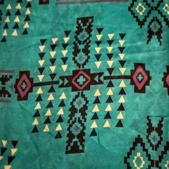 Infinity Scarf Goes With Everything - Picture 1 of 2